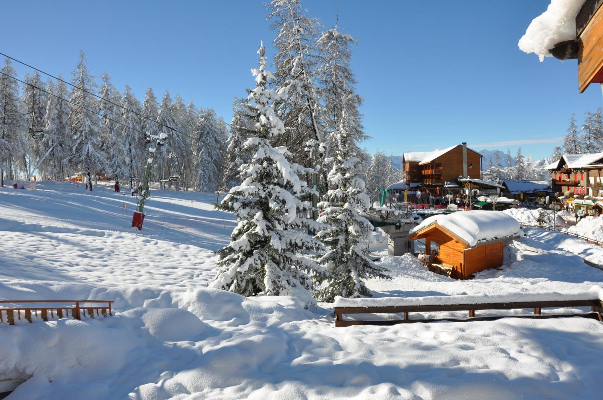 Le Chalet Suisse Hotel Valberg Exterior photo