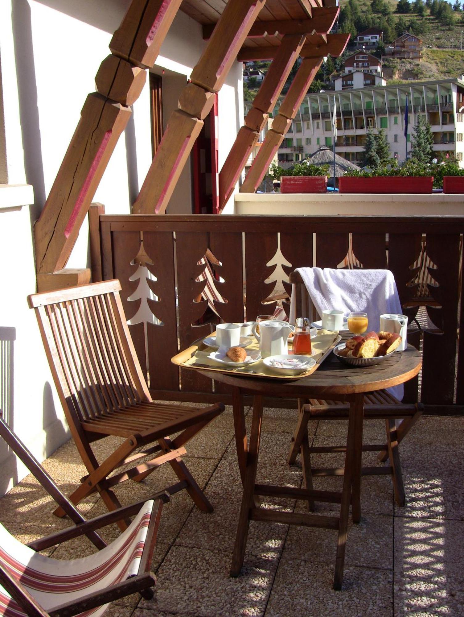 Le Chalet Suisse Hotel Valberg Exterior photo